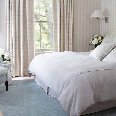 33 Main Hotel Lenox Bagian luar foto