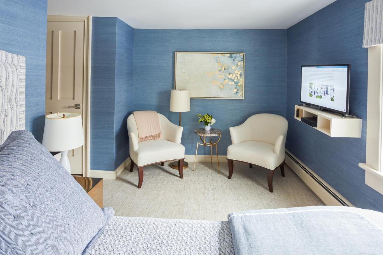33 Main Hotel Lenox Bagian luar foto